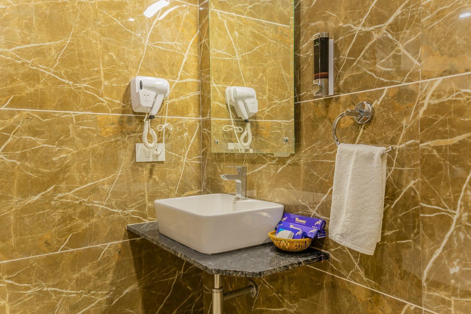 Ramana Hotel Udaipur Esterno foto